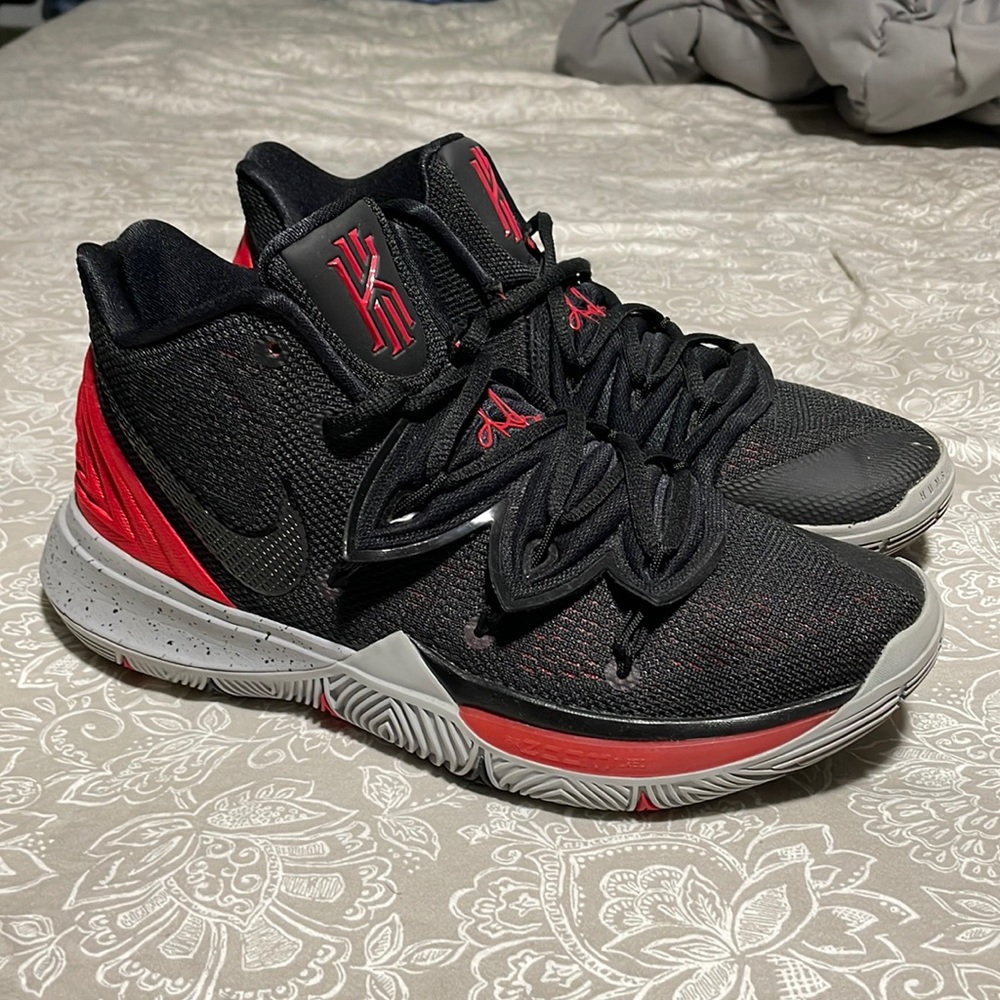 Kyrie 5 bred